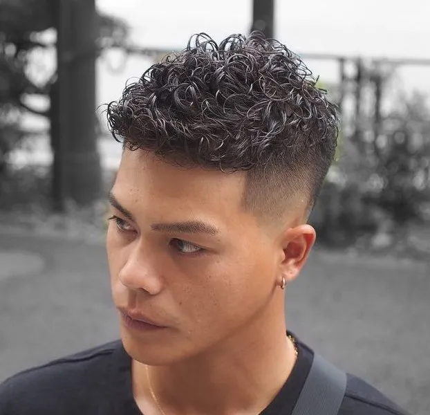 فر تاپ فید (High Top Fade Curly)